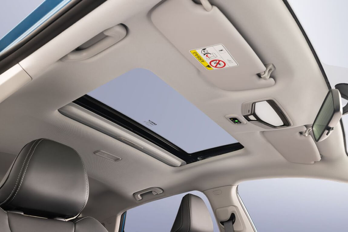 Демонстрация салона Geely Emgrand