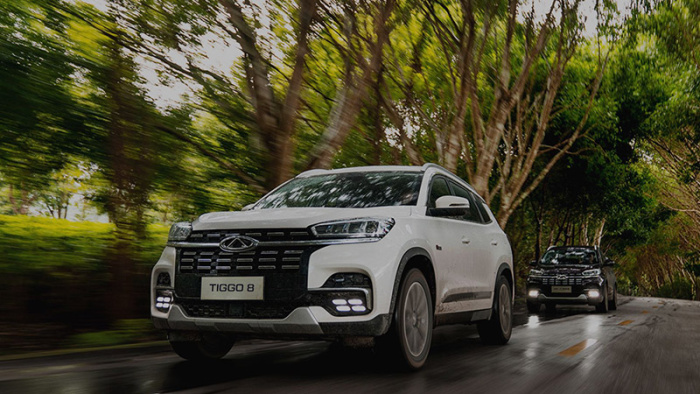 Chery Tiggo 8 для России подешевел, а Geely поднял цены на все модели
